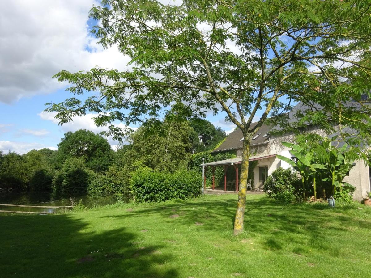 La Ferme De L'Isle Et Sa Roulotte Bed & Breakfast Avaray Exterior foto