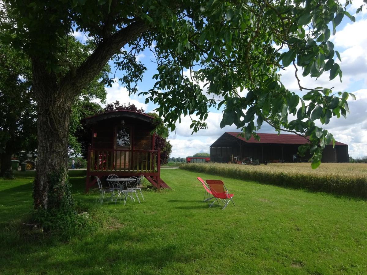 La Ferme De L'Isle Et Sa Roulotte Bed & Breakfast Avaray Exterior foto