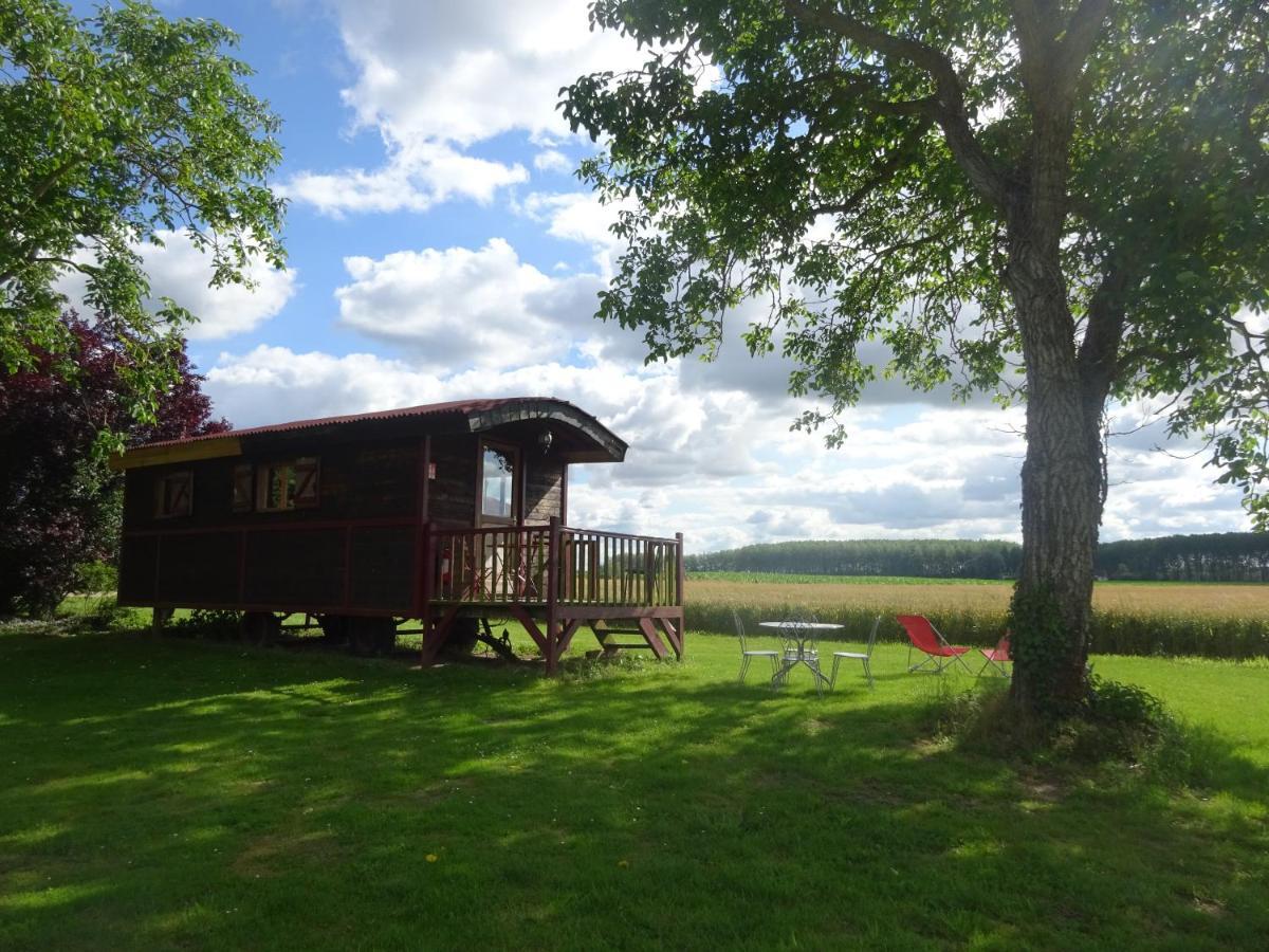 La Ferme De L'Isle Et Sa Roulotte Bed & Breakfast Avaray Exterior foto