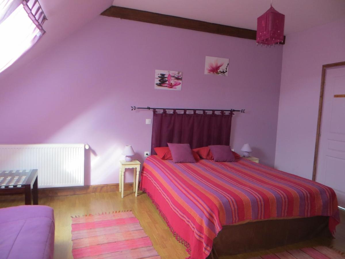 La Ferme De L'Isle Et Sa Roulotte Bed & Breakfast Avaray Exterior foto